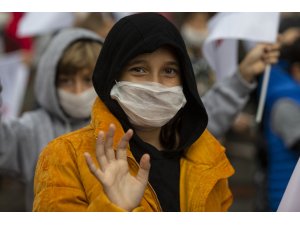 Lösemi hastalarına "maskeli yürüyüş" ile destek verdiler