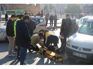 Yaya geçidini kullanmayan bir kişiye araba çarptı