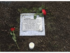 Merkel'den NSU kurbanları anıt parkına ziyaret