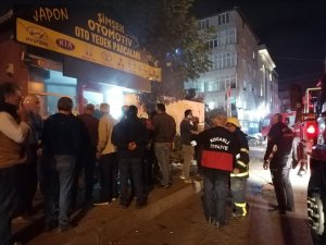 İş yerini yangını paniğe neden oldu