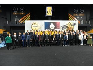 Gözde Kırdar’ın forması emekli edildi
