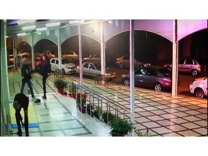 Yaşlı adama cami çıkışı tekme tokat kiracı dayağı