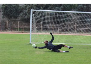 Salihli Belediyespor az atıp, az yiyor
