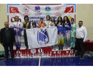 Cumhuriyet Kupasının sahibi Yunusemre Belediyespor oldu