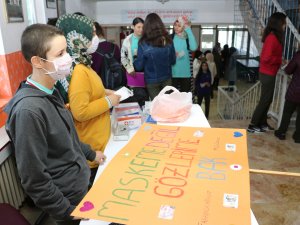 "Maskeme değil, gözlerime bak" farkındalık etkinliği