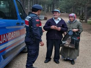 Mantar toplarken kaybolan zihinsel engelli kızı Jandarma ekipleri buldu