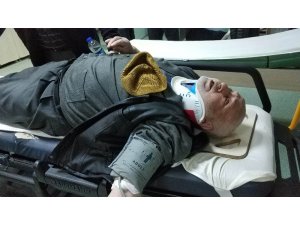 Camiye giderken kamyonet çarptı