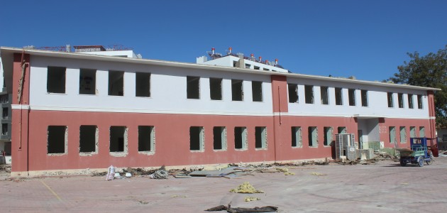 Karapınar'da 62 yıllık okul yıkılıyor