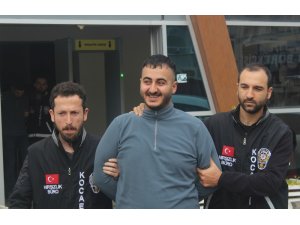 Balkondan tırmanıp girdikleri evi soyan hırsızlar tutuklandı