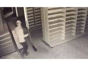 Caminin yardım paraları çalındı