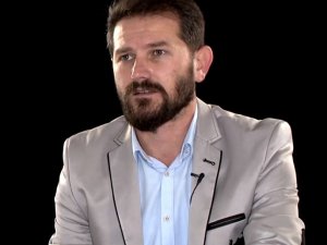 Halk yaşadığı sorunların temel kaynağı olarak ülkedeki mezhepçi yapıyı görüyor