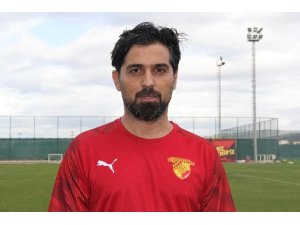 İlhan Palut: "Her maça kazanmak için çıkan Göztepe takımı olacak"