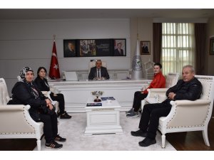 Milli karateci Enes Özdemir'den Başkan Acar'a ziyaret