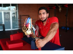 "Demir bilek" Fatih, 7 yıllık spor hayatına 25 madalya sığdırdı