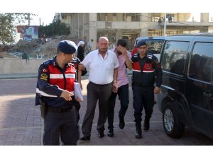 Alanya’da 7 otobüse taşlı saldırıda bulunduğu iddia edilen 2 şüpheli serbest