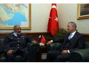 Bakan Akar, Katar Genelkurmay Başkanı Al-Ghanim ile bir araya geldi