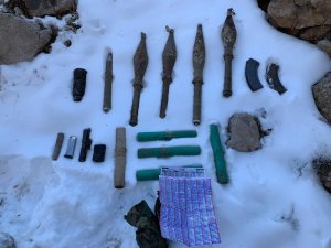 Van’da PKK’ya ait 4 antitank roketatar ve 1 antipersonel roketatar ele geçirildi