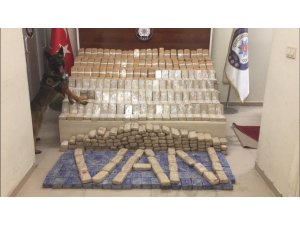 Park halindeki minibüsten 269 kilo eroin ele geçirildi