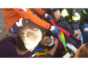 Aksaray’da kamyon devrildi: 1 yaralı