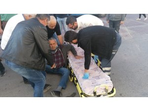 Geri manevra yapan kargo aracının altında kalan vatandaş yaraladı