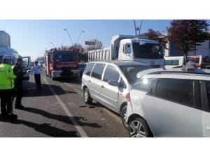 Kayseri’de 4 aracın karıştığı zincirleme trafik kazası: 5 yaralı