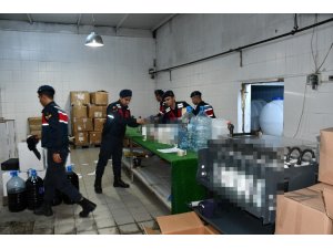 Süt fabrikasını kaçak içki fabrikasına çevirmişler