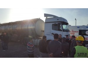 Kamyon şoförü aracında ölü bulundu