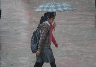 Beyşehir'de yağış yüz güldürdü