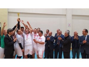 Simav voleybol öğretmen takımı bölge şampiyonu oldu