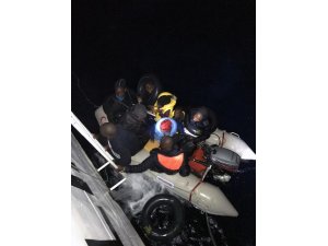 Göçmen botu battı: 1 kayıp