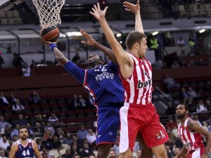 Anadolu Efes, Zenit'i konuk edecek