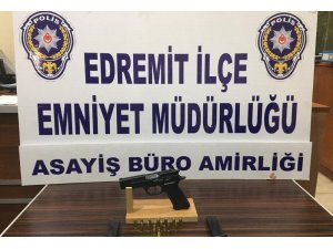 Balıkesir’de polis 13 aranan şahsı yakaladı