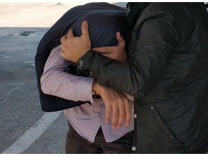 Uyuşturucuyla yakalanan şahıs serberst