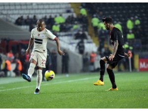 Süper Lig: Gaziantep FK: 0 - Galatasaray: 2 (İlk Yarı)