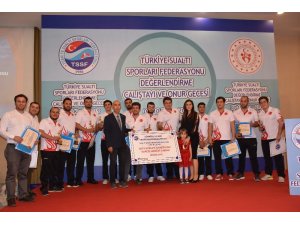 Türkiye’ye 49 uluslararası madalya kazandıran milli sporcular onur gecesinde buluştu