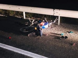 Ticari araçla çarpışan motosikletli hayatını kaybetti