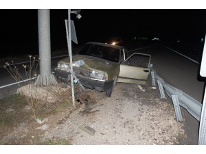 Alkollü sürücü kaza yaptı