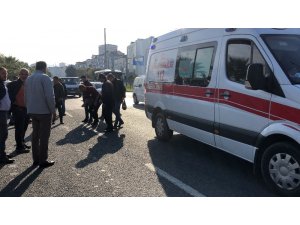 Yolun karşısına geçmek isteyen öğrenciye kamyonet çarptı: 1 yaralı