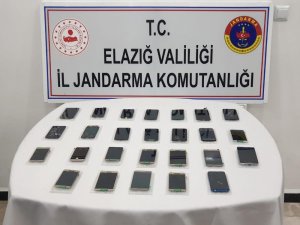 Elazığ’da gümrük kaçağı telefonlar ele geçirildi