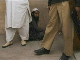 Pakistan'da 17 Taliban öldürüldü