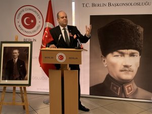 Büyük Önder Atatürk'ü anıyoruz