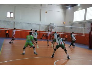 Cizre Belediyesi voleybolcularından çifte galibiyet