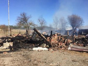 Kastamonu’da bir ev yandı