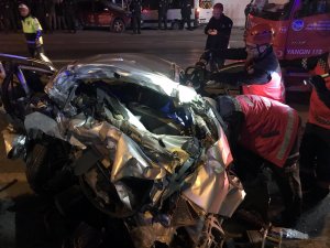 Sakarya'daki zincirleme trafik kazasında ölen çift ve bebekleri defnedildi