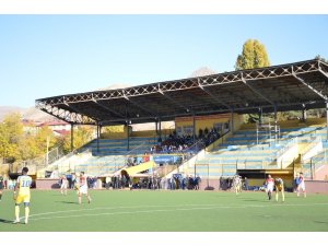 Bitlis Özgüzeldere Spor evinde rakibini 6 golle geçti
