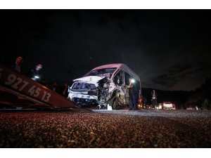 Bursa'da zincirleme trafik kazası: 2 ölü, 24 yaralı