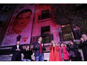 İspanya'daki seçimler ülkedeki siyasi belirsizliği derinleştirdi