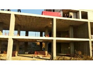 Parasızlıktan intihara kalkıştı, para saçtı