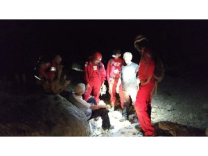 Cehennem Deresi Vadisi’nde mahsur kalan 3 kişi kurtarıldı