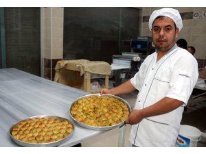 Baklavacılara ucuz tepsi şoku